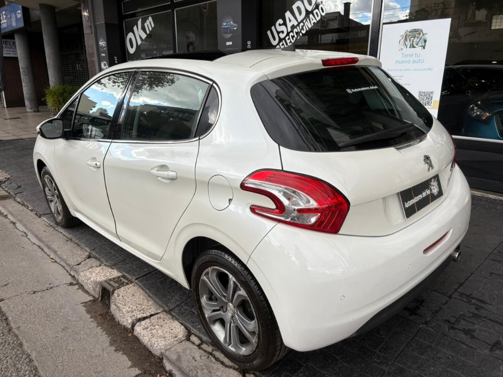 Peugeot 208 Feline Pack Cuir — foto 5